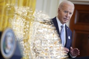 people-are-right-to-blame-biden-for-their-economic-woes-–-washington-examiner