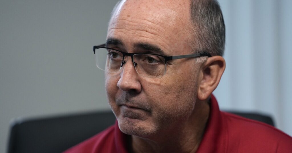 uaw-leader-pushes-back-against-joe-biden’s-claims-of-avoiding-a-strike