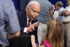 white-house-report-card:-biden-sinks-to-buying-votes,-regulating-spaghetti-–-washington-examiner