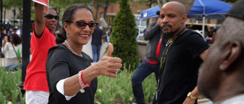 former-mayor-running-for-her-old-job-13-years-after-resigning-in-scandal