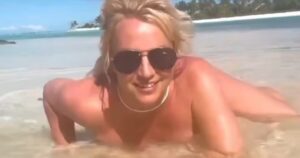 oops!…-i-did-it-again-–-singer-britney-spears-posts-nude-video-on-beach:-“hello-to-my-ass-!!!”