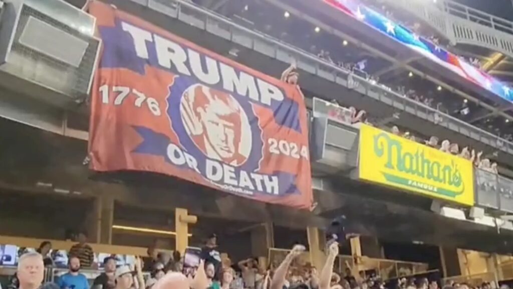 watch:-huge-‘trump-or-death’-flag-dropped-at-yankees-stadium-during-national-anthem-|-the-gateway-pundit-|-by-cassandra-macdonald