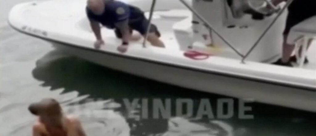 video-shows-miami-woman-getting-naked,-jumping-into-water-with-3-year-old-nephew-to-avoid-arrest