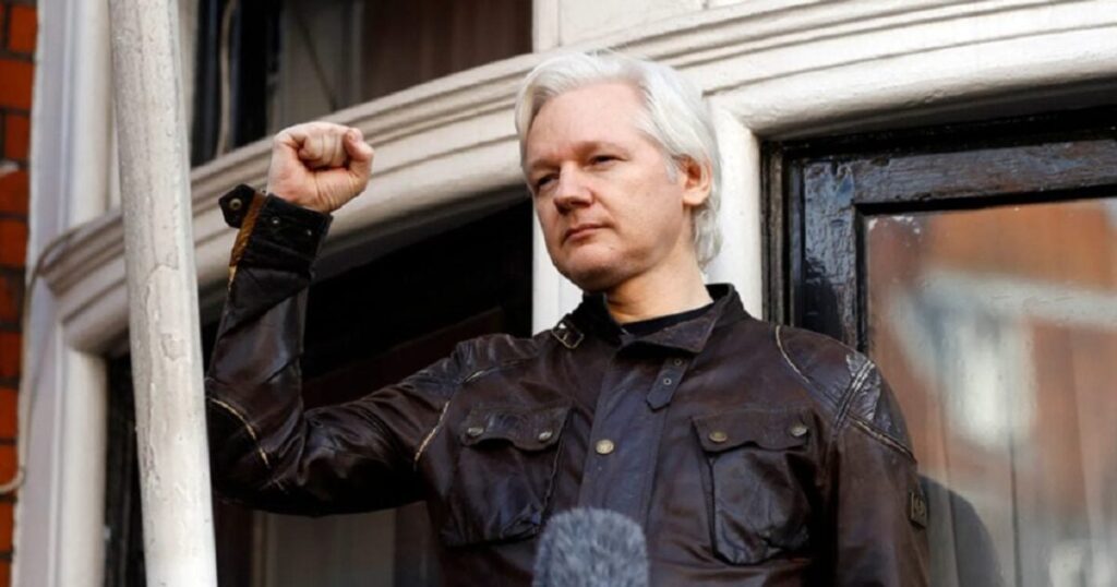 donald-trump-says-he-will-give-‘serious-consideration’-to-pardoning-julian-assange