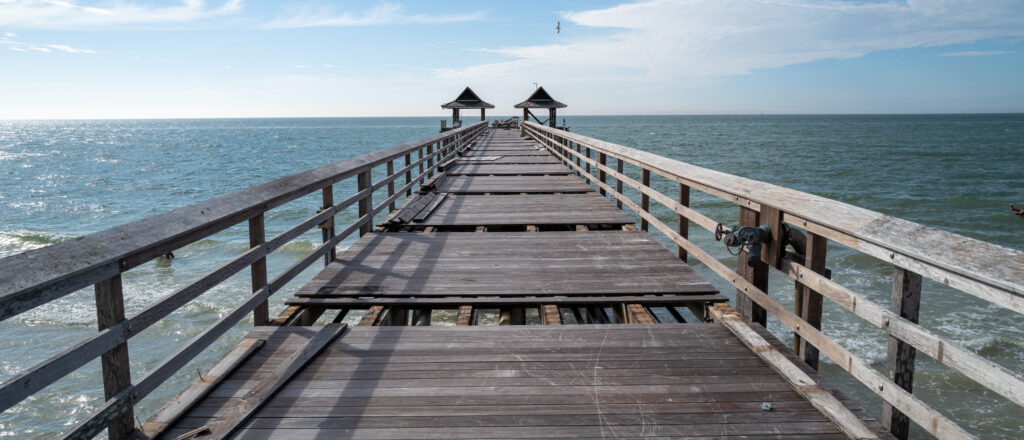 florida-woman-dives-into-water-to-avoid-arrest-after-allegedly-being-caught-having-sex-on-pier