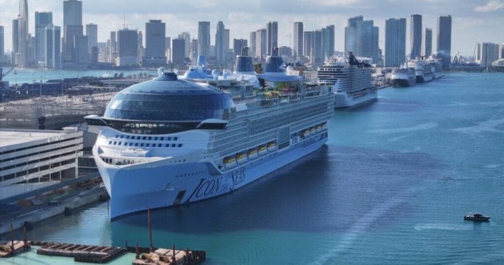 horror:-passenger-jumps-to-his-death-from-the-world’s-largest-cruise-ship