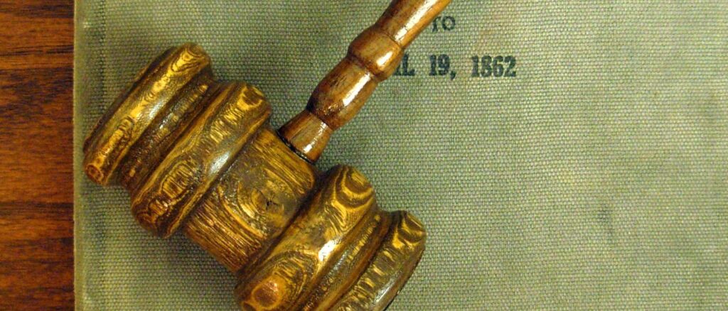 jury-convicts-man-of-murder-after-less-than-hour-of-deliberation.-judge-reverses-decision