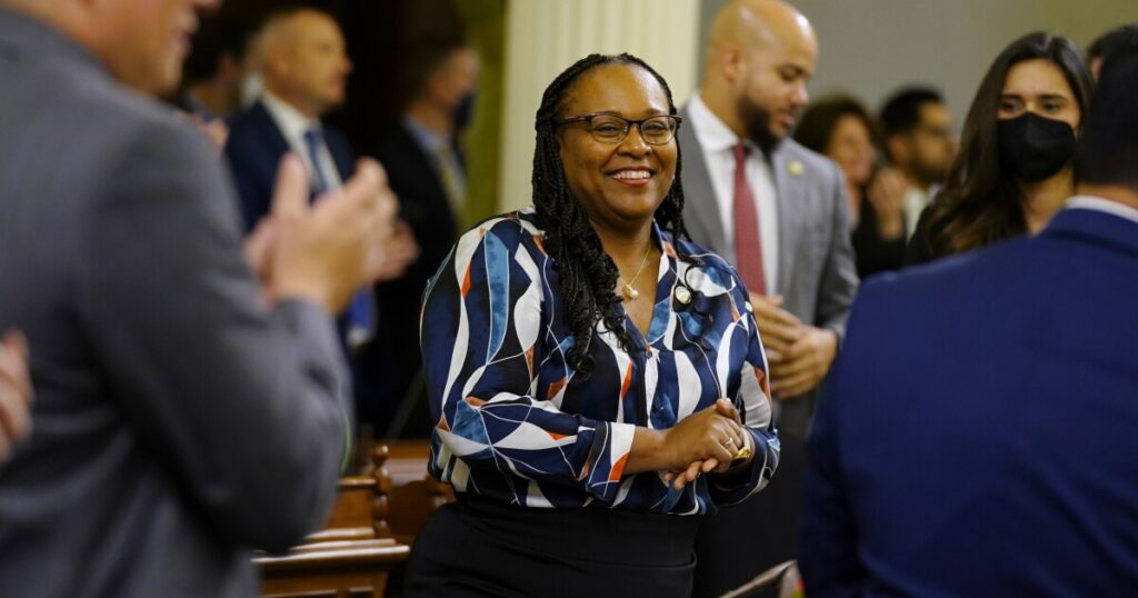 california-assembly-passes-bill-adding-gender-acceptance-to-list-of-considerations-in-determining-child-custody