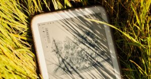 the-daylight-tablet-returns-computing-to-its-hippie-ideals