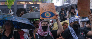 shocking-videos-show-pro-palestine-activists-storm,-occupy-museum