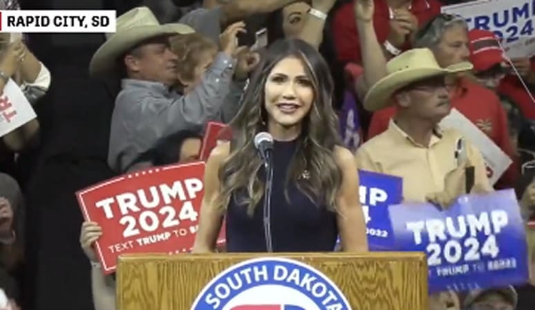 south-dakota-governor-kristi-noem-endorses-trump-for-2024-at-rally-(video)-|-the-gateway-pundit-|-by-mike-lachance