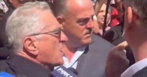 group-rescinds-planned-award-to-actor-robert-de-niro-after-unhinged-trump-courthouse-stunt