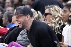 rfk-jr.-thanks-donnie-wahlberg-and-jenny-mccarthy-for-video-endorsement-–-washington-examiner