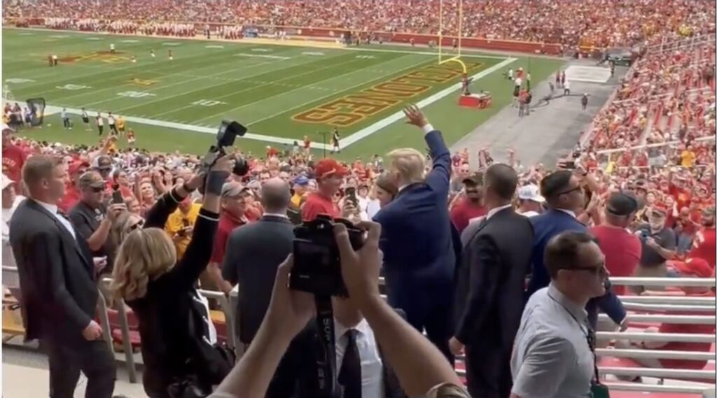live-stream-video:-president-trump-attends-iowa-hawkeyes-vs.-iowa-state-cyclones-football-game-–-former-iowa-tight-end-and-attorney-general-matt-whittaker-will-be-hosting-trump-|-the-gateway-pundit-|-by-jordan-conradson