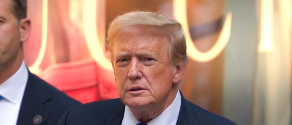 fact-check:-image-of-trump-appearing-to-be-apprehended-by-police-is-ai-generated