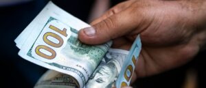 couple-catches-$100,000-cash-while-fishing-in-park:-report