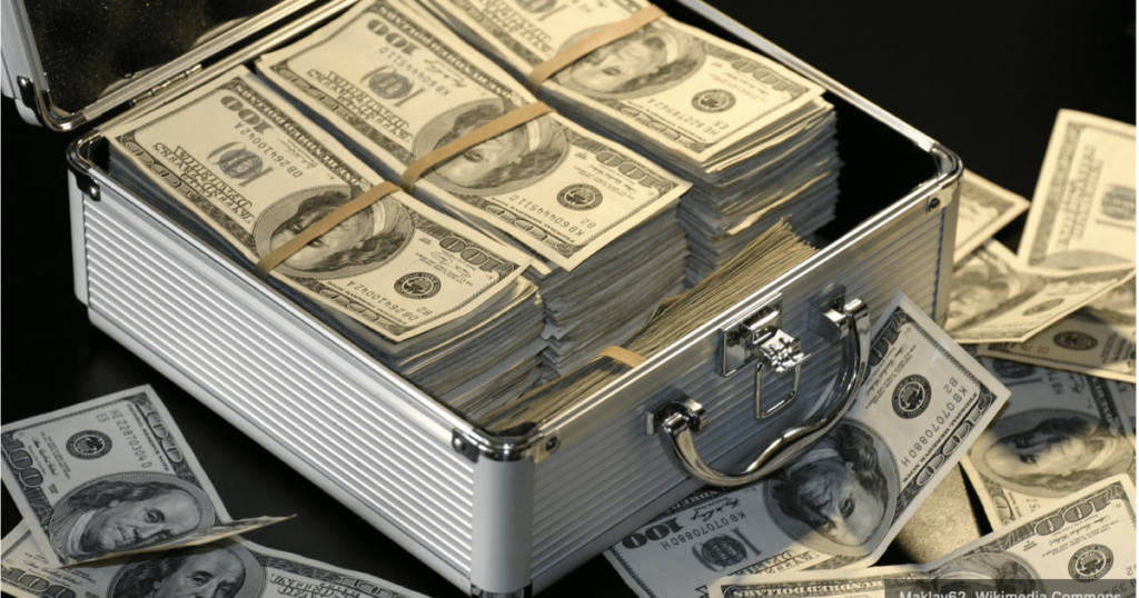 juror-handed-huge-bag-of-cash-to-say-covid-fraud-suspects-are-innocent