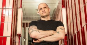 china-mieville-writes-a-secret-novel-with-the-internet’s-boyfriend-(it’s-keanu-reeves)