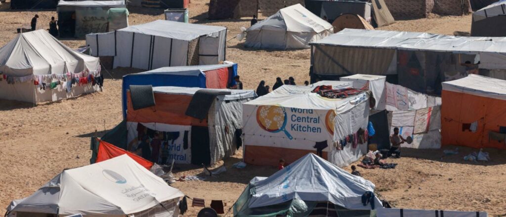 fact-check:-image-purporting-to-show-fire-in-rafah-near-tent-camp-is-ai-generated