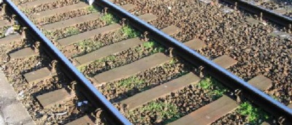 freight-train-hits-and-kills-3-people,-including-child,-police-say