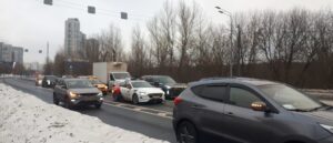 surveillance-video-appears-to-show-man-shooting-at-passing-cars,-leaving-1-dead,-police-say:-report