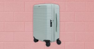 beis-makes-the-viral-suitcase-i-want-to-take-everywhere