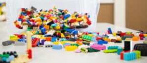 elderly-man-arrested-for-allegedly-stealing-2,800-lego-sets,-cops-say