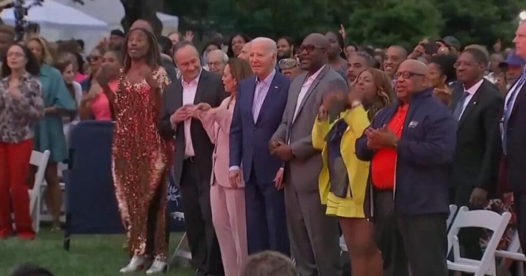 awkward:-biden-looks-like-a-zombie-as-everyone-dances-at-juneteenth-celebration-(video)