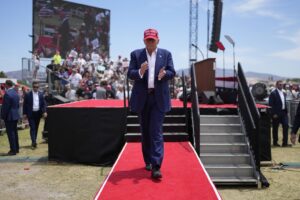 trump-shoots-down-suggestions-he-would-institute-mandatory-military-service-–-washington-examiner