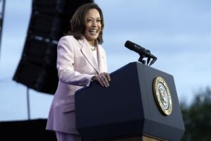 kamala-harris-dogged-by-low-confidence-from-voters:-poll-–-washington-examiner